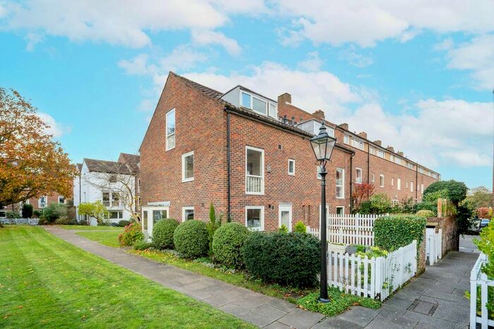 4 Bedroom Property To Rent In Chiswick Staithe, Chiswick, London, W4