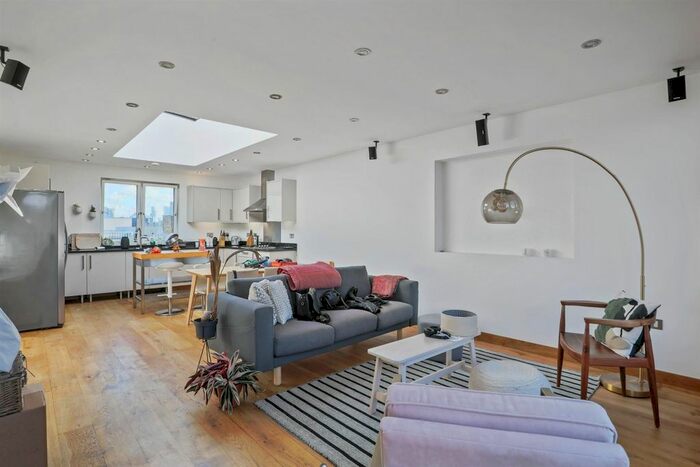 2 Bedroom Flat To Rent In Grays Inn Road, London, WC1X