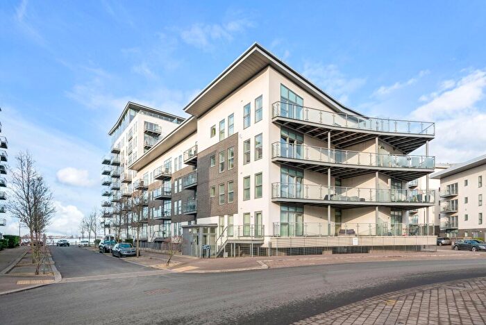 1 Bedroom Apartment To Rent In Darbyshire House, Clovelly Place, Greenhithe, DA9