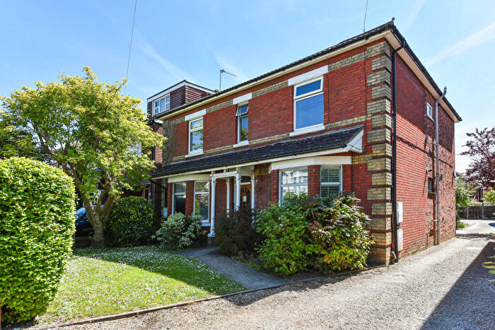 1 Bedroom Flat To Rent In Winchester Road, Southampton, SO16