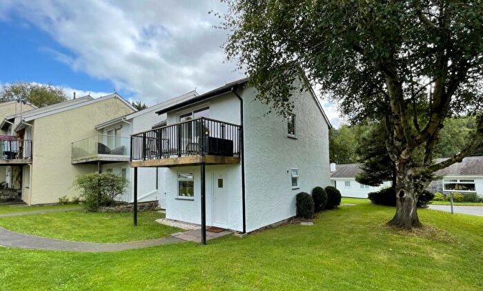 3 Bedroom Semi-Detached House For Sale In Ffordd Siabod, Y Felinheli, Gwynedd, LL56