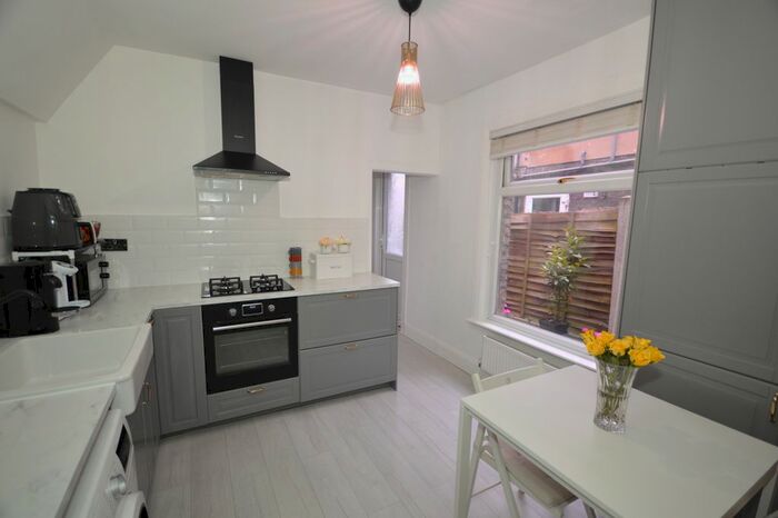 1 Bedroom Flat For Sale In Hockley Avenue, London, E6