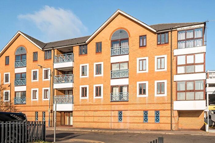 1 Bedroom Flat For Sale In Lady Booth Road, Kingston Upon Thames, KT1