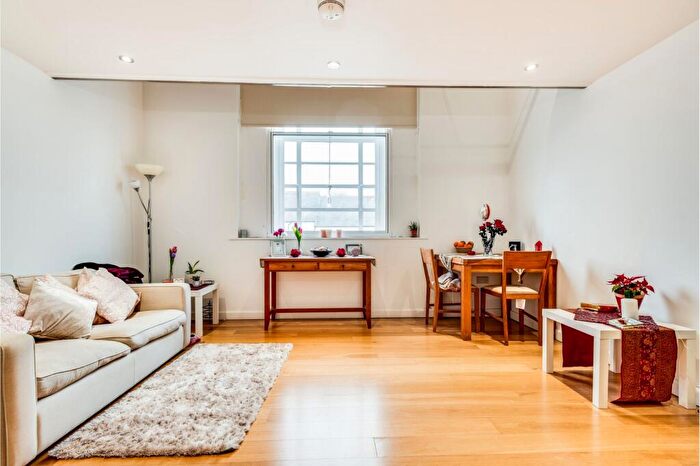 1 Bedroom Flat To Rent In Holyoake Hall, A Holyoake Road, Oxford, OX3