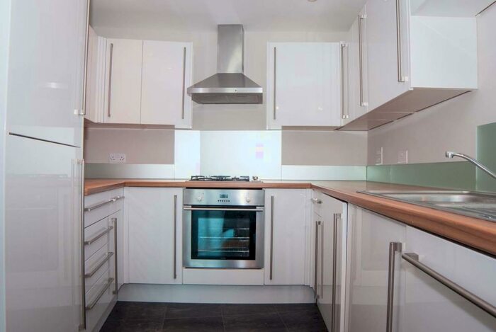 1 Bedroom Flat To Rent In Ocean Crescent, City Centre *Available With Zero Deposit Guarantee*, PL1