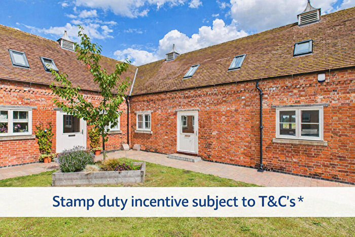 3 Bedroom Barn Conversion For Sale In Kingstanding, Needwood, DE13