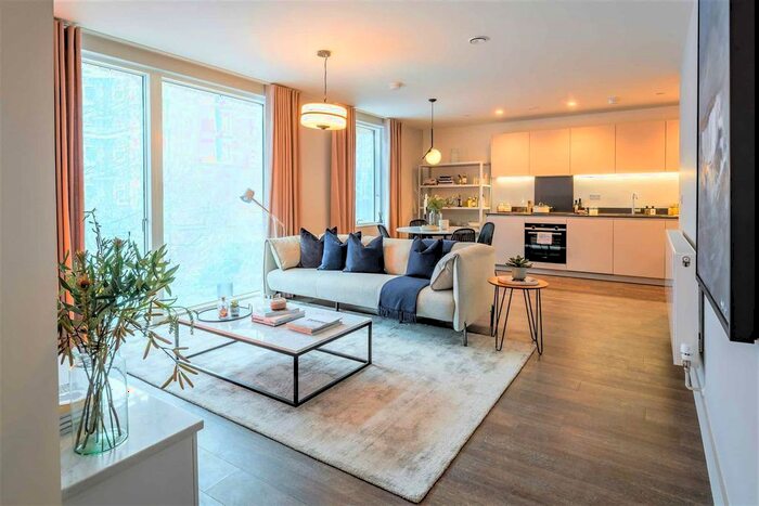 2 Bedroom Flat To Rent In Barley Lane, London, E15