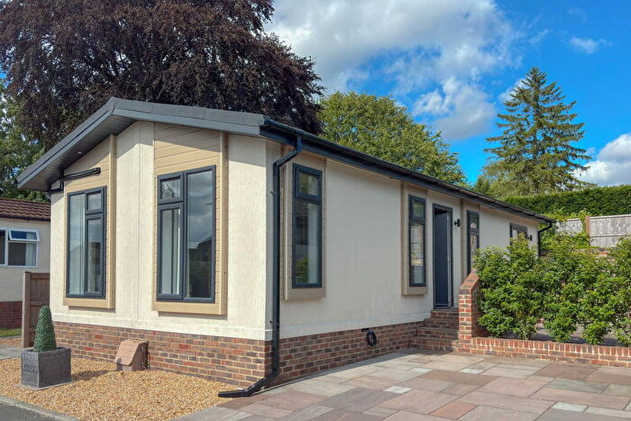 2 Bedroom Bungalow For Sale In Valdean Park, The Dean, Alresford, SO24