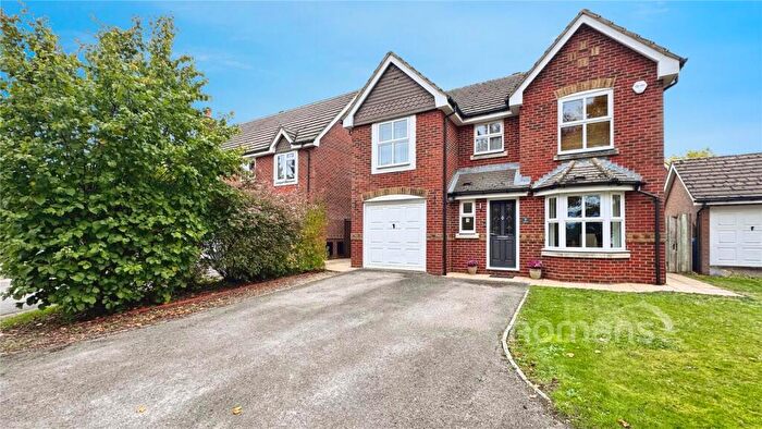 4 Bedroom Detached House For Sale In Verge Walk, Aldershot, Hampshire, GU11