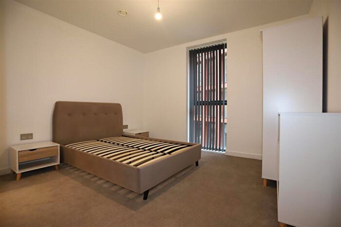 2 Bedroom Apartment To Rent In Manchester New Square, M1