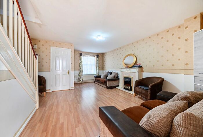 3 Bedroom End Of Terrace House For Sale In Chamberlayne Avenue, Wembley, HA9