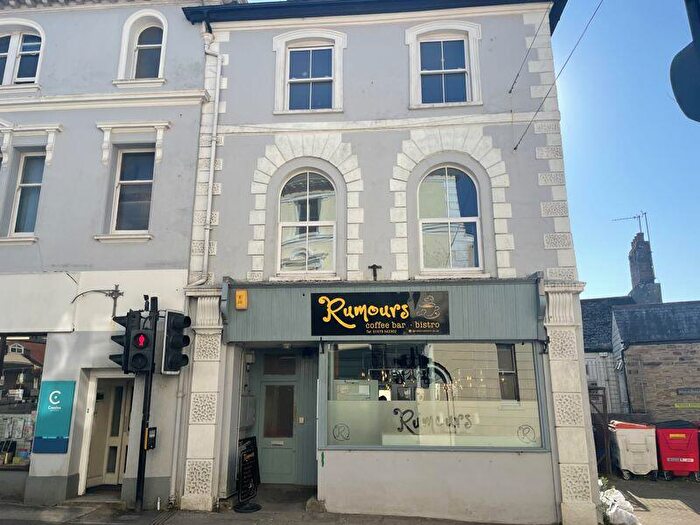 4 Bedroom Flat For Sale In Investment Cafe And Flat, Windsor Place, Liskeard, PL14