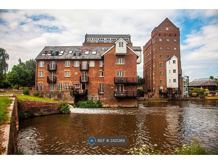 2 Bedroom Flat To Rent In Coxes Lock, Addlestone, KT15