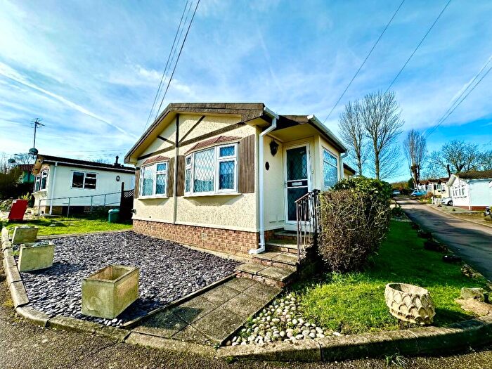 2 Bedroom Park Home For Sale In Layborne Avenue, Cummings Hall Lane, Harold Hill, RM3