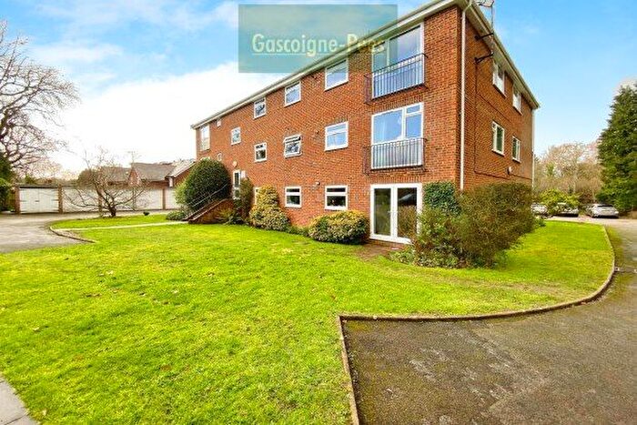 2 Bedroom Flat To Rent In Manville Court, Guildford, GU4