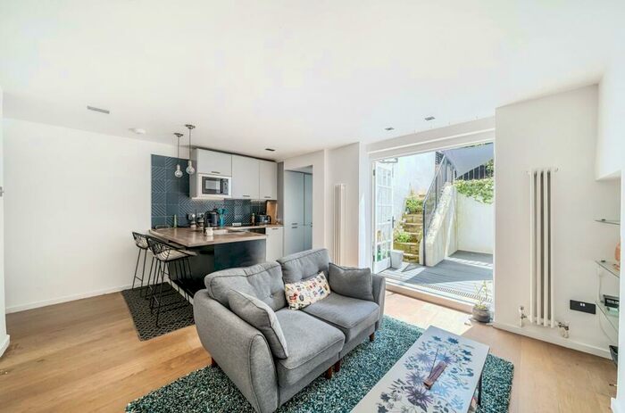 1 Bedroom Flat To Rent In Limes Grove London, SE13