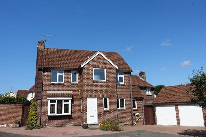 4 Bedroom Detached House For Sale In Willow Close, Steyning, BN44