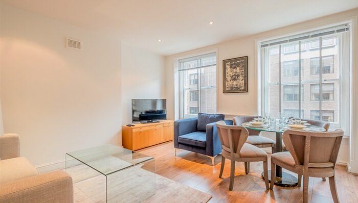 2 Bedroom Flat To Rent In Nottingham Place, Marylebone, London, W1U