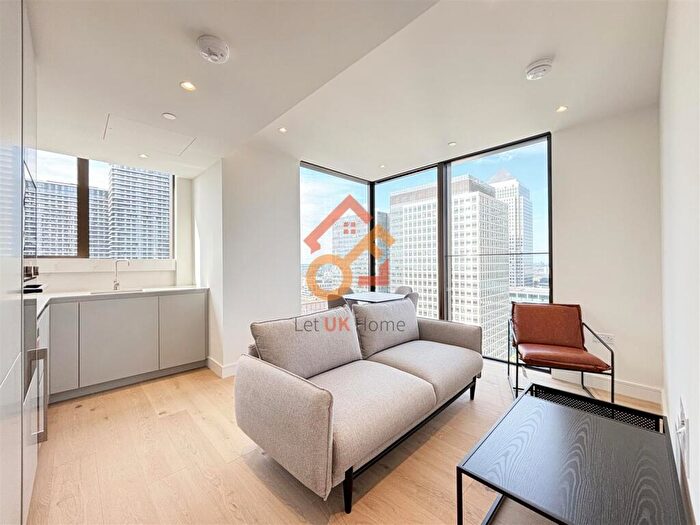 2 Bedroom Flat To Rent In Harcourt Tower, Marsh Wall, London, E14