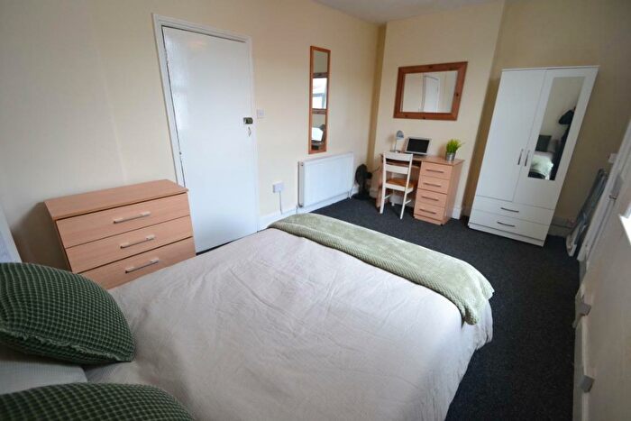 4 Bedroom Semi-Detached House To Rent In Osmaston Street, Lenton, Nottingham, NG7