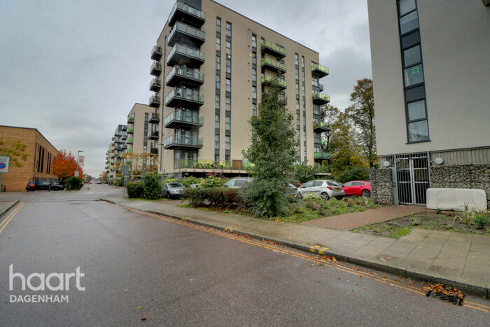 2 Bedroom Apartment For Sale In Academy Way, Dagenham, RM8