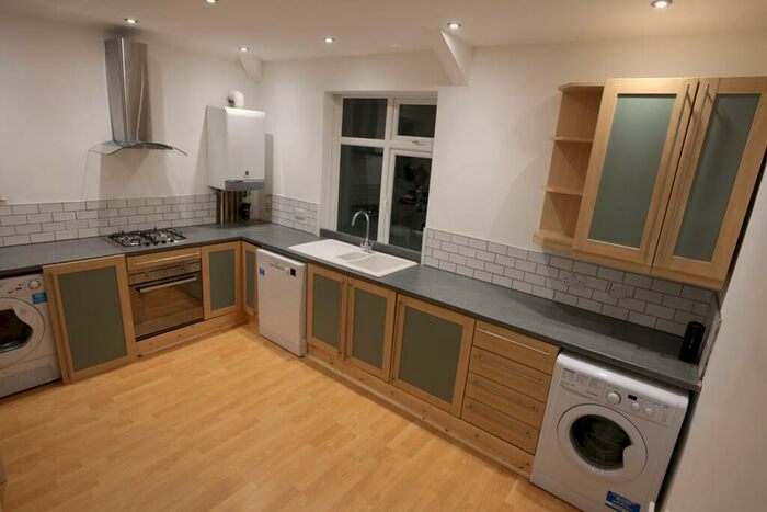 2 Bedroom Flat To Rent In Springbank Road, Sandyford, NE2
