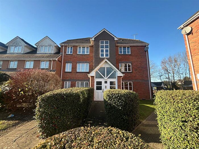 2 Bedroom Flat For Sale In The Croft, Friday Hill, London, E4