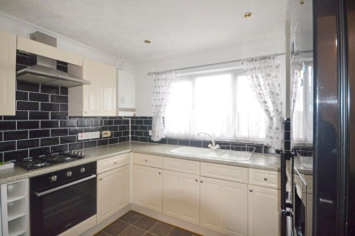 3 Bedroom Semi-Detached House To Rent In Heron Way, Chatham, ME5