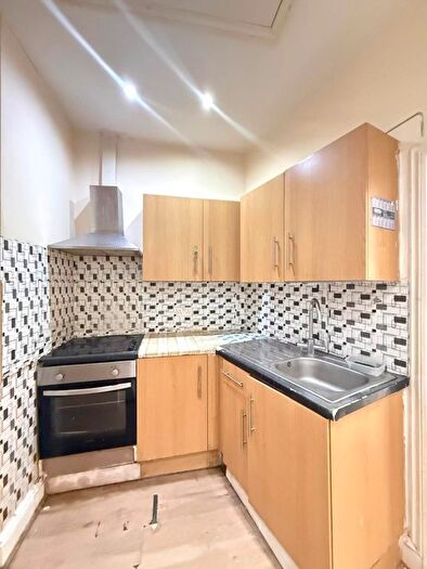 2 Bedroom Flat To Rent In Norwood Road, Southall, UB2