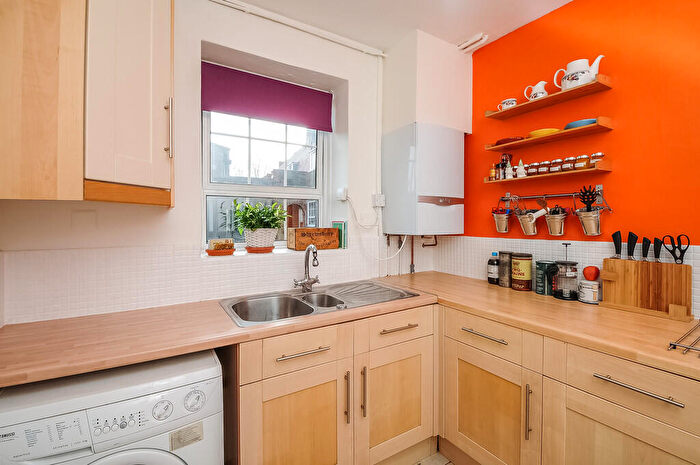 1 Bedroom Maisonette To Rent In Branston House, N7