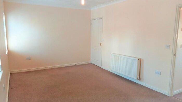 1 Bedroom Flat To Rent In Fen Way, Bury St. Edmunds, IP33