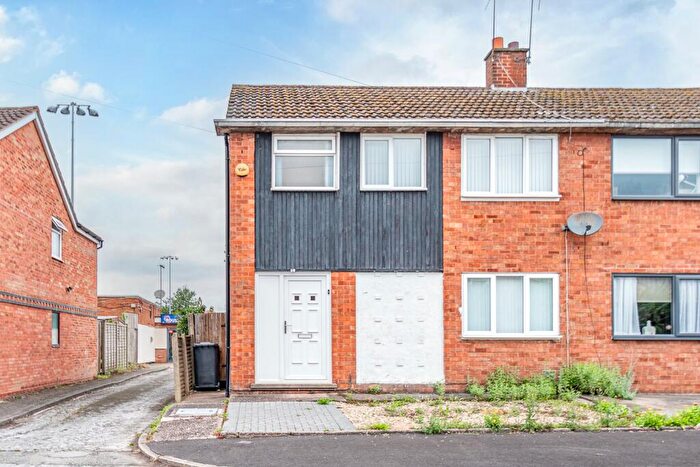 3 Bedroom End Of Terrace House For Sale In Birmingham Road, Bromsgrove, Worcestershire, B61