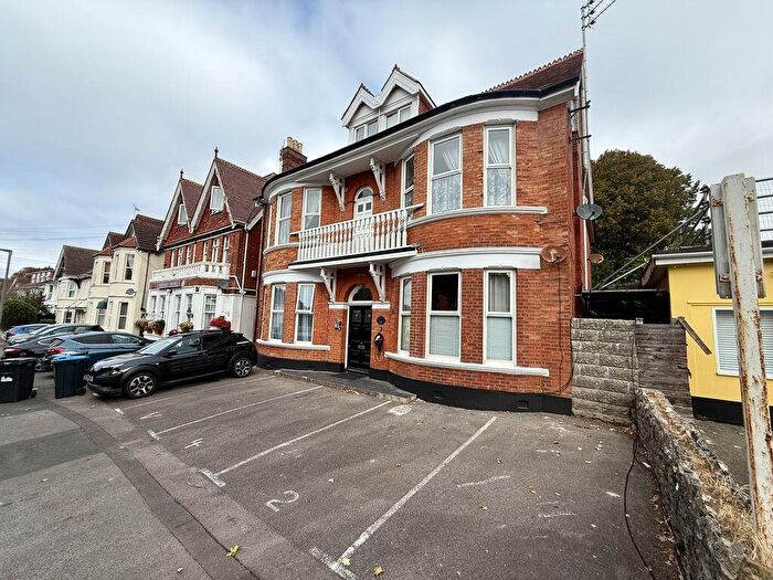 2 Bedroom Flat To Rent In Glen Road, Bournemouth, BH5