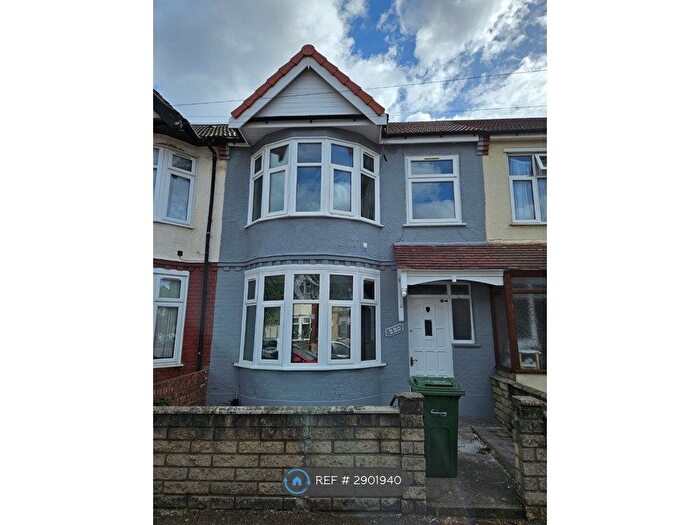 3 Bedroom Terraced House To Rent In Sheringham Ave, Manorpark, E12