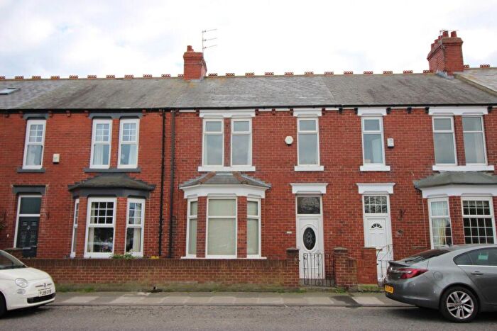 3 Bedroom House To Rent In Sea Road, SR6