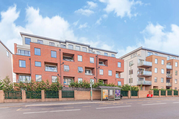 2 Bedroom Apartment To Rent In Westminster Mansions, GU15