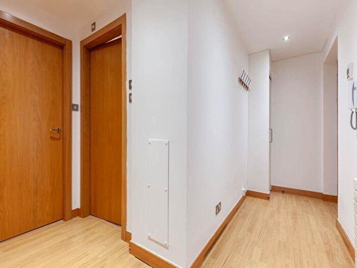 2 Bedroom Flat To Rent In Coburg Street, Leith, Edinburgh, EH6