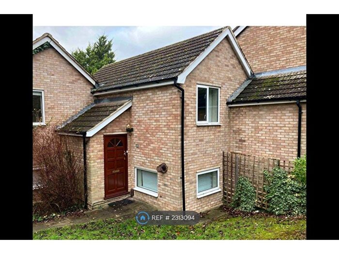 2 Bedroom Terraced House To Rent In Shaftesbury Way, Royston, SG8