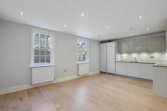 1 Bedroom Flat To Rent In Coptfold Road, Brentwood, Essex, CM14