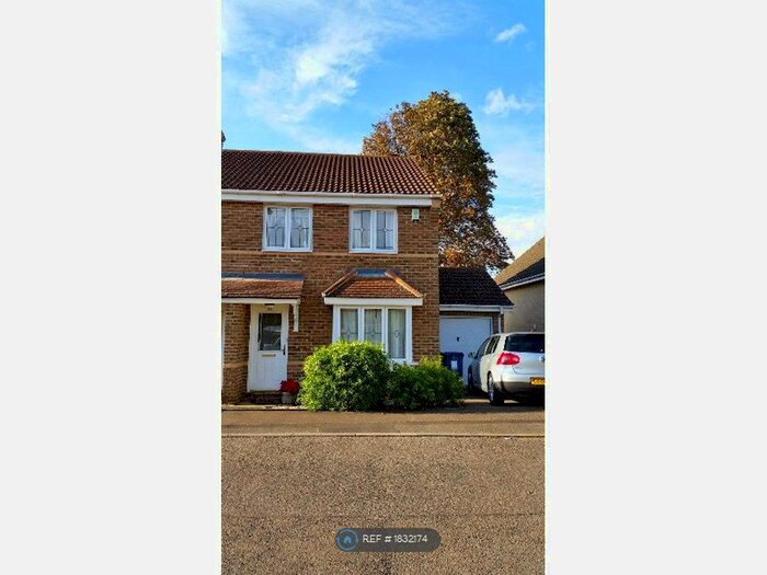 3 Bedroom Semi-Detached House To Rent In Brookfield Road, Sawston, CB22