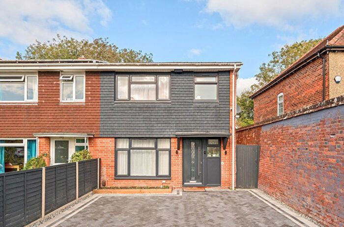 3 Bedroom End Terrace House For Sale In Oakmount Avenue, Highfield, Southampton, Hampshire, SO17
