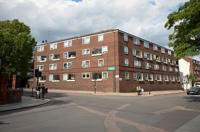 3 Bedroom Flat To Rent In Camden Street, London, NW1