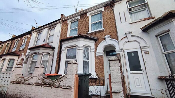 3 Bedroom Terraced House For Sale In Latimer Avenue, East Ham, E6