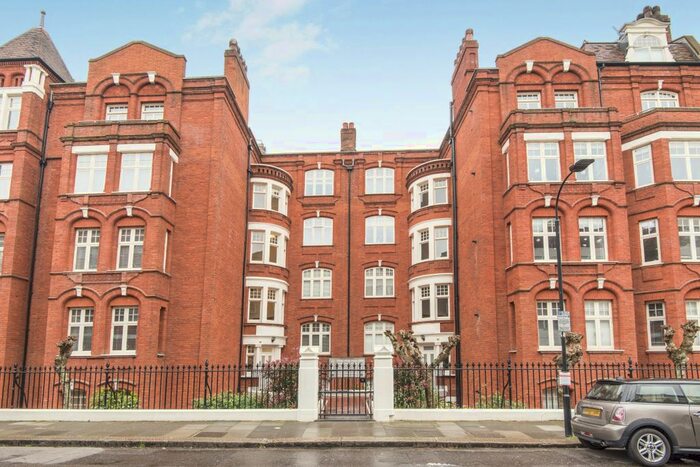 3 Bedroom Flat To Rent In King Street, London, W6