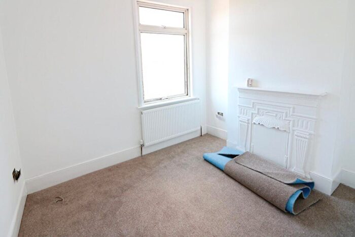 4 Bedroom Terraced House To Rent In Kingswood Road, Ilford, IG3