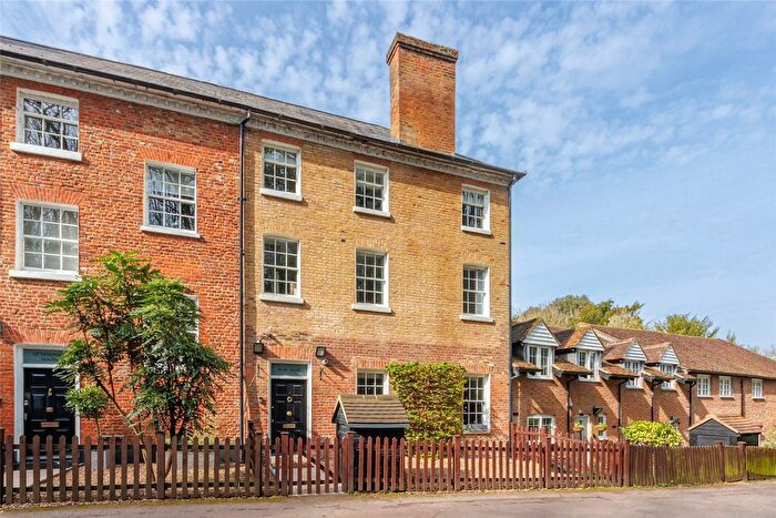 4 Bedroom Terraced House For Sale In Otterspool Lane, Aldenham, Watford, Hertfordshire, WD25