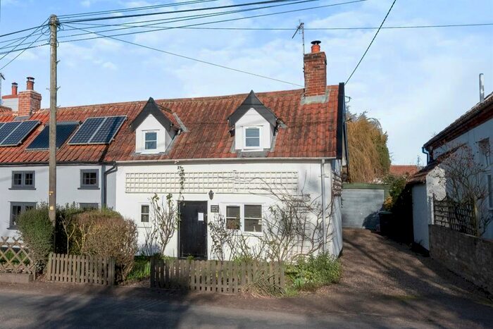 2 Bedroom Character Property For Sale In Walsham Road, Finningham, Stowmarket, IP14