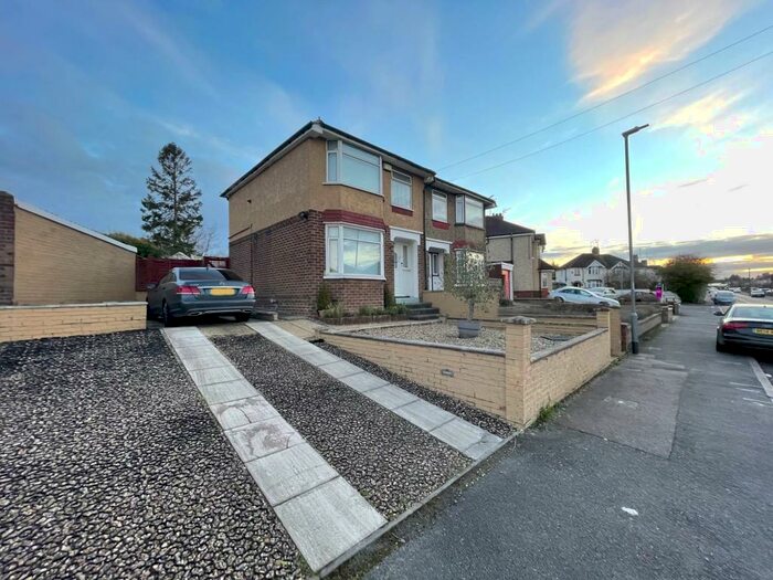 3 Bedroom Semi-Detached House To Rent In Westmorland Avenue, Luton, LU3