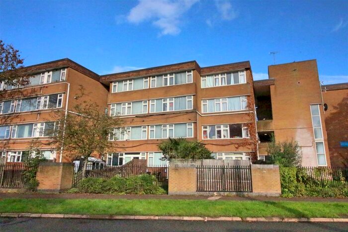 2 Bedroom Flat To Rent In Leeming Road, Borehamwood, WD6