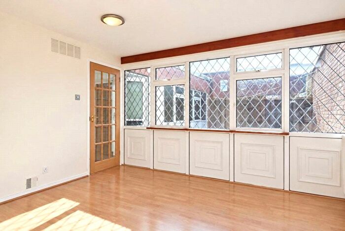 4 Bedroom Terraced House To Rent In Farnham Gardens, London, Raynes Park, SW20